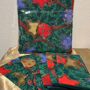 Vintage Tobin Festive Holiday Tablecloth and Six Matching Napkins NWOT